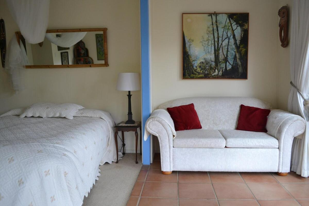 Great Barrier Oasis Lodge Tryphena Εξωτερικό φωτογραφία