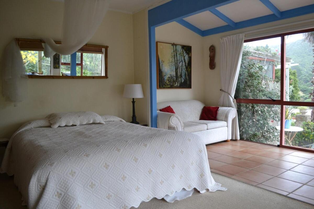 Great Barrier Oasis Lodge Tryphena Εξωτερικό φωτογραφία
